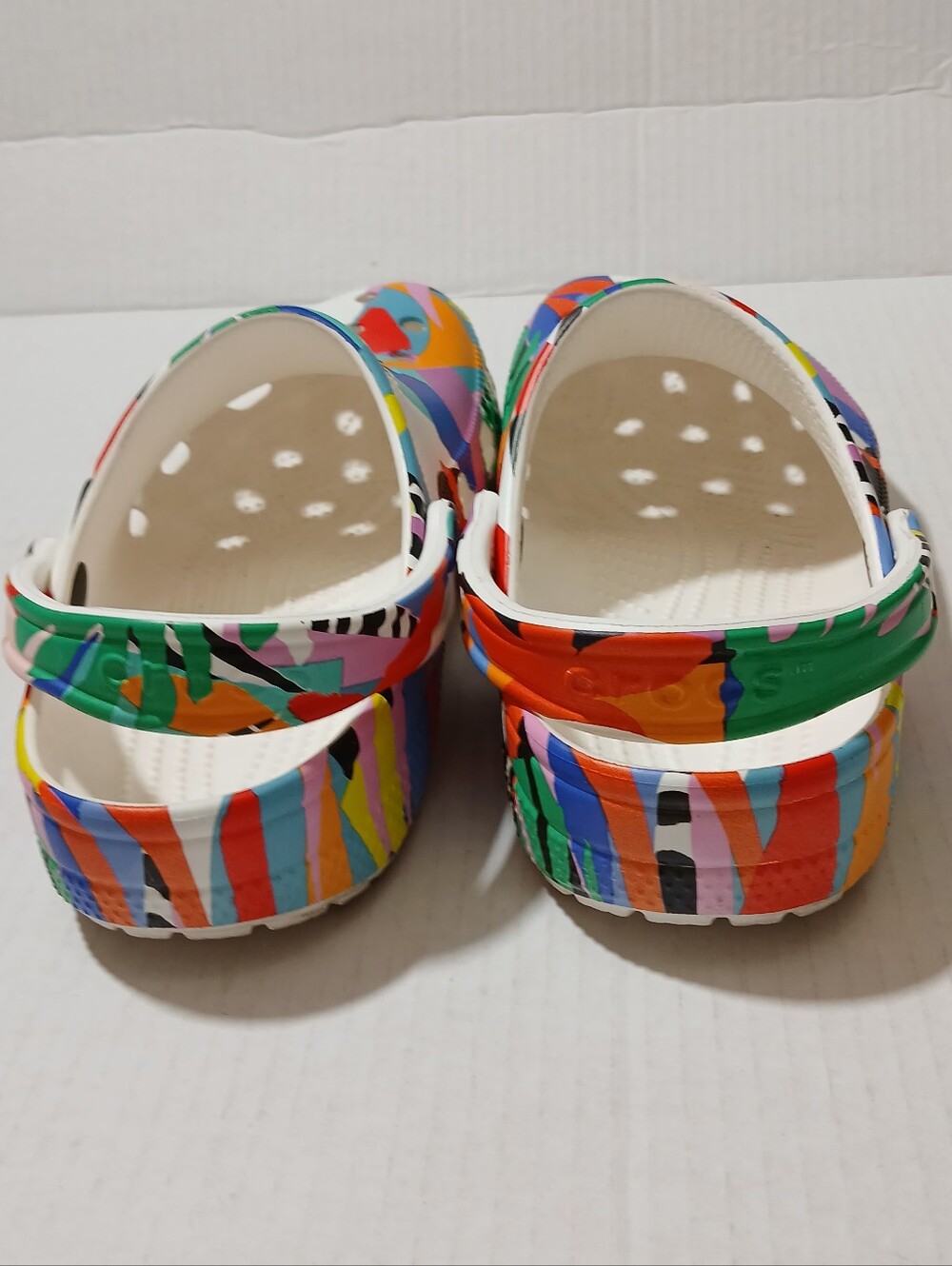 Crocs Retro Resort Clog Tropical Colorful Slip On Sandals Summer Womens 8 - Picture 5 of 9
